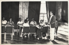 Podczas obchodów Dnia Działacza Kultury w Obornickim Ośrodku Kultury przemawia dyrektor Wojewódzkiego Domu Kultury Stefan Liszkowski, 5.06.1982 r. [Dokument ikonograficzny]