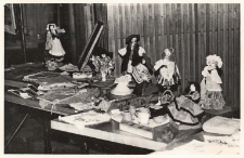 Wystawa prac dziecięcych w Klubie „Miniaturka”, czerwiec 1984 r. [Dokument ikonograficzny]