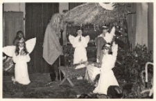 Widowisko jasełkowe przygotowane na Kolorowe Wsie przez mieszkańców Wilczyna, 10.06.1984 r. [Dokument ikonograficzny]