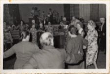 Bal wiosenny czterech klub&oacute;w seniora w Obornikach Śląskich, 19.06.1975 r. (fot. 4) [Dokument ikonograficzny]