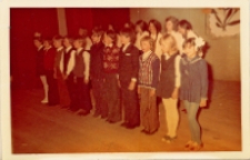 Uroczystość z okazji Dnia Kobiet zorganizowana przez Obornicki Ośrodek Kultury i Klub Seniora, 9.03.1976 r. (fot. 6) [Dokument ikonograficzny]