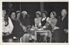 Zabawa karnawałowa klubów seniora z Trzebnicy, Pęgowa i Obornik Śląskich w Obornickim Ośrodku Kultury, 11.01.1977 r. (fot. 5) [Dokument ikonograficzny]