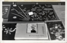 IV Wystawa Kompozycji Kwiatowych, zorganizowana przez Klub Seniora w sali widowiskowej Obornickiego Ośrodka Kultury, 10.09.1977 r. (fot. 5) [Dokument ikonograficzny]