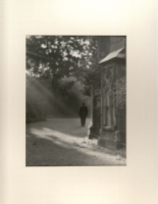 Koło Kościoła Parafialnego [Dokument ikonograficzny]