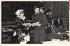 Zdjęcie z podsumowania VIII Edycji Turnieju Gmin „Kolorowe Wsie” w Obornickim Ośrodku Kultury, 18.12.1986 r. [Dokument ikonograficzny]