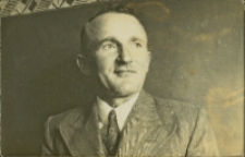 Zdjęcie Wacława Urbańskiego wykonane w domu w Szurkowie, 1942 r. [Dokument Ikonograficzny]