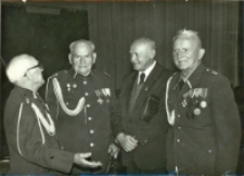 Zdjęcie z obchodów 63. rocznicy Powstania Śląskiego ; pierwszy z prawej Wacław Urbański we Wrocławiu, 27.06.1984 r. [Dokument Ikonograficzny]