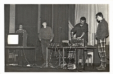 Dyskoteka w Obornickim Ośrodku Kultury, 3.01.1988 r. (fot. 1) [Dokument ikonograficzny]