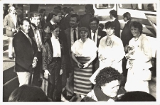 Zdjęcia z wizyty delegacji z Zaporoża w Obornickim Ośrodku Kultury, gdzie wystąpiły zespoły: „Malwy” z Kuraszkowa i Dziecięcy Zespół Pieśni i Tańca „Karolinki” oraz dwa zespoły z Zaporoża – kapela ludowa i orkiestra dęta, 3.05.1988 r. [Dokument ikonograficzny]