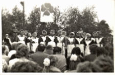 Festyn w Urazie w gminie Trzebnica, zorganizowaney z okazji Święta Ludowego, 22.05.1988 r. (fot. 2) [Dokument ikonograficzny]