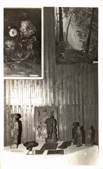 Zdjęcia z wystawy prac artystów amatorów ze Żmigrodu, Cieszkowa i Obornik Śląskich: Karola Fechtera, Lidii Węcłaś, Zbigniewa Boguckiego i Władysława Rybałtowskiego w sali widowiskowej Obornickiego Ośrodka Kultury, 24.05.1988 r. [Dokument ikonograficzny]