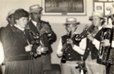 Wizyta spółdzielców z Krakowa w Klubie Rolnika w Osoli, 26.11.1985 r. (fot. 4) [Dokument ikonograficzny]