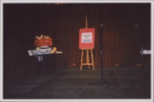 Konkurs na bajkę lub baśń w Bibliotece im. Jarosława Iwaszkiewicza, ok. 2003 r. (fot. 1) [Dokument ikonograficzny]
