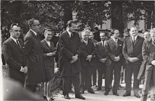 Zdjęcia z wizyty delegacji z Ministerstwa Kultury i Sztuki z ministrem Zygmuntem Garsteckim i Wiesławem Adamskim z okazji ogólnopolskiej inauguracji roku kulturalnego 1969/1970, 1.10.1969 r. [Dokument ikonograficzny]