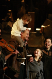 Scrooge. Opowieść wigilijna (fot. 33) [Dokument ikonograficzny]