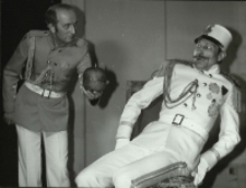 Policja (fot. 1) [Dokument ikonograficzny]