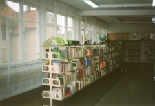 Wypożyczalnia Działu dla Dzieci i Młodzieży [Dokument ikonograficzny]