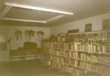 Wypożyczalnia Działu dla Dzieci i Młodzieży [Dokument ikonograficzny]