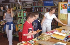 Wypożyczalnia Działu dla Dzieci i Młodzieży [Dokument ikonograficzny]