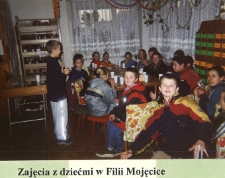 Zajęcia z dziećmi - filia w Mojęcicach [Dokument ikonograficzny]