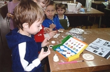 Zajęcia z dziećmi w Dziale dla Dzieci i Młodzieży [Dokument ikonograficzny]