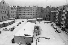 Jelenia Góra - kamienice od podwórka (fot. 2) [Dokument ikonograficzny]