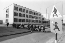 Droga do Szkoły Podstawowej nr 4 (fot. 2) [Dokument ikonograficzny]