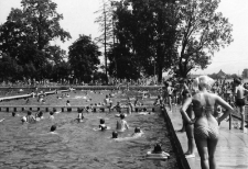 Jelenia Góra - basen w Sobieszowie (fot. 3) [Dokument ikonograficzny]