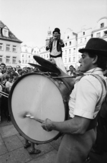 Teatry uliczne (fot. 1) [Dokument ikonograficzny]