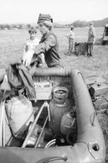 Festyn na lotnisku (fot. 1) [Dokument ikonograficzny]