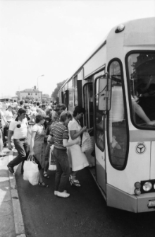 Jelenia G&oacute;ra - Przystanek PKS (fot. 2) [Dokument ikonograficzny]