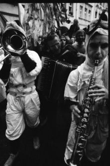 Teatry uliczne (fot. 1) [Dokument ikonograficzny]