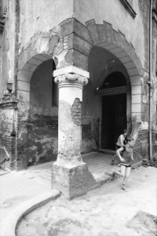 Jelenia G&oacute;ra - zabytkowe kamienice (fot. 4) [Dokument ikonograficzny]