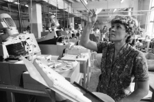 Jelenia Góra - Jeleniogórskie Zakłady Optyczne (fot. 1) [Dokument ikonograficzny]