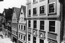 Jelenia Góra - kamieniczki przy ulicy Długiej (fot. 2) [Dokument ikonograficzny]