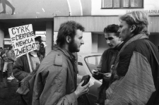 Jelenia Góra - protest w obronie zwierząt cyrkowych (fot. 2) [Dokument ikonograficzny]