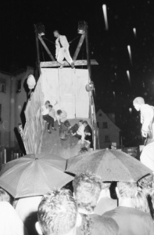 Teatry uliczne (fot. 4) [Dokument ikonograficzny]