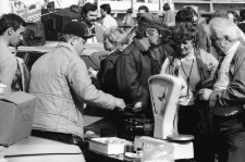 Jelenia Góra - Cieplice, targowisko (fot. 1) [Dokument ikonograficzny]