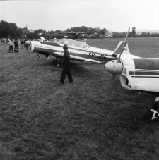 Jelenia Góra - lotnisko Aeroklubu Jeleniogórskiego (fot. 1) [Dokument ikonograficzny]