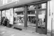 Jelenia Góra - antykwariat przy ulicy 1 Maja [Dokument ikonograficzny]