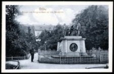 Ohlau - Anlagen und Kriegerdenkmal auf dem Schlossplatz [Dokument ikonograficzny]