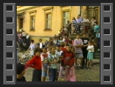 Muzeum Kargula i Pawlaka - odsłonięcie rzeźb [Film]