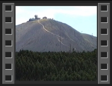Protest w sprawie budowy drogi na Śnieżkę [Film]