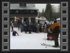 Szklarska Poręba : dolna stacja wyciągu, narciarze [Film]