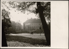 [Jelenia Góra : przy Kościele Podwyższenia Krzyża Świętego] (fot 10) [Dokument ikonograficzny]