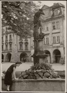 [Jelenia Góra - Plac Ratuszowy - Neptun] (fot. 6) [Dokument ikonograficzny]