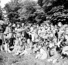 [Jelenia Góra - Cieplice : zlot młodzieży : 22 lipca 1964] (fot. 2) [Dokument ikonograficzny]