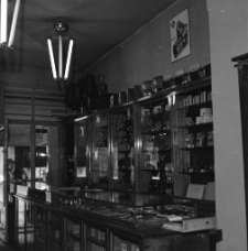 [Sklep fotograficzny w Jeleniej Górze] (fot. 2) [Dokument ikonograficzny]