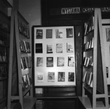 [Jelenia G&oacute;ra - Księgarnia "Dom Książki" : Wystawa książki radzieckiej : 9-15 listopada 1966] (fot. 7) [Dokument życia społecznego]