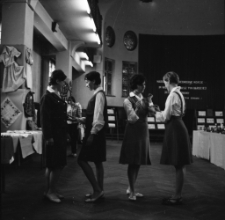 [Jelenia Góra - wystawa prac uczniów w auli LO] (fot. 5) [Dokument ikonograficzny]